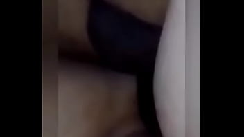 O negão me virou de bruços e me usou como quis — o corno só agradeceu