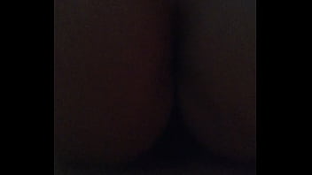 Amiga levando atrás