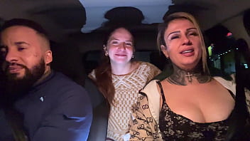 Pegamos uma passageira de frente de um putero badalado em são paulo já sabe oque aconteceu com a pulta safada dentro do carro