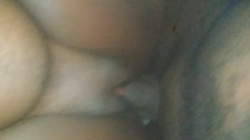 Negão fodendo bucetinha