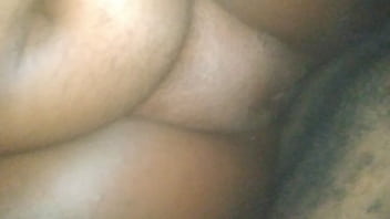 Negão fodendo bucetinha