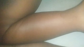 Negão fodendo bucetinha