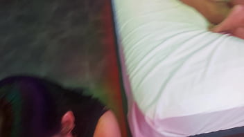 Duas casadas satisfaz seus cornos gozando muito e levando muita porra na cara