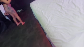 Duas casadas satisfaz seus cornos gozando muito e levando muita porra na cara