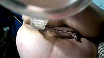 Daisy wylde has fun stretching her asshole