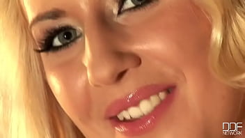 Pleasure seeking cat part 1