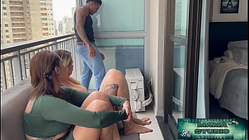 Mama studio em milfs taradas fodendo com técnico bbc da manutenção grátis