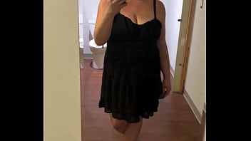 My youngest cousin is getting married in oct we had a little party so i wore one of my fav dresses and did some light ma