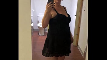 My youngest cousin is getting married in oct we had a little party so i wore one of my fav dresses and did some light ma