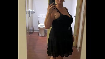 My youngest cousin is getting married in oct we had a little party so i wore one of my fav dresses and did some light ma