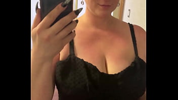 My youngest cousin is getting married in oct we had a little party so i wore one of my fav dresses and did some light ma