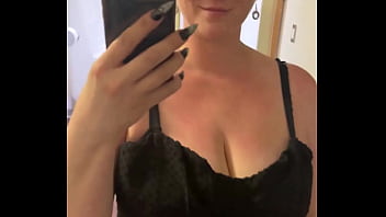 My youngest cousin is getting married in oct we had a little party so i wore one of my fav dresses and did some light ma