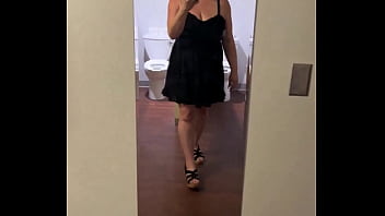 My youngest cousin is getting married in oct we had a little party so i wore one of my fav dresses and did some light ma