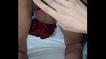 Sexo real mi hermanastra se metió a mi habitación para que yo la follara