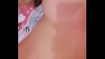 Morena gostosa se exibindo no grupo