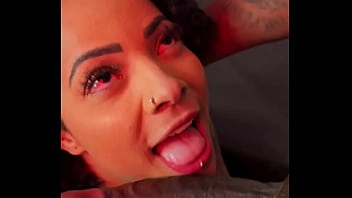 Negão dotado fodendo minha boca e a minha bucetinha reh princess jefão