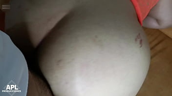 Cuando no esta la esposa mi jefe me dice que me ponga un lindo traje para hacer los oficios de la casa y siempre me termina follando