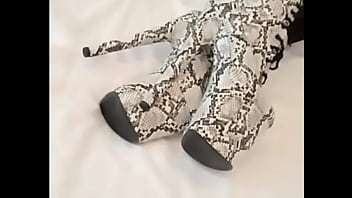 Milf in latex outfit stockings and heels