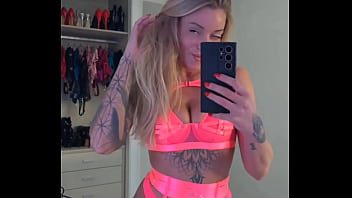 Regarde moi me changer