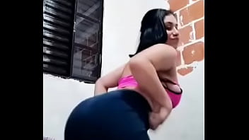 Luaninha gostosa da zona sul dançando