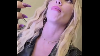 Hello la team nouvel épisode invitée à un repas chez des amis j'