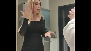 Hello la team nouvel épisode invitée à un repas chez des amis j'