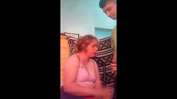 Me la mama frente a la camara web nos tocamos y tenemos sexo de misionero y perrito