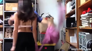 Emily wills safada roubando