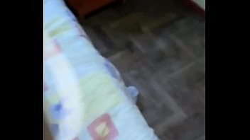 Grabo a mi novia manoseandola