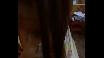 Grabo a mi novia manoseandola