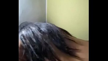 Grabo a mi novia manoseandola