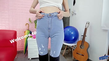 Amazing cameltoe perfect butt great boobs superb thigh gap tight jeans