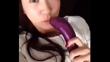 èª°ä»–åª½çš„å††ä½ é€™æ¨£çŽ©é£ÿç‰©