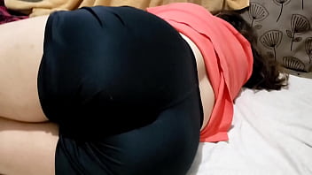 La vecina le encanta que la grabe