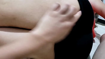 La vecina le encanta que la grabe