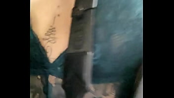 Après une partie de bowling avec mes amies je reste seule pour me choper un