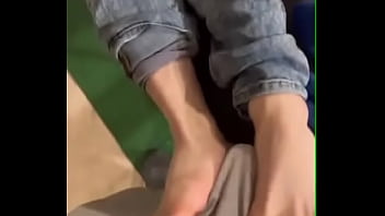 Playing with my cousin in law kinkydannyxxx during his class now streaming on & justforfans link below