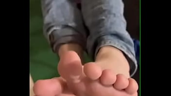 Playing with my cousin in law kinkydannyxxx during his class now streaming on & justforfans link below