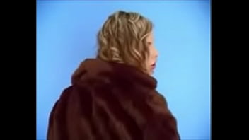 Gorgeous babe playing with her blue dildo