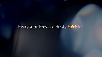 Big ass brunette with nice innie pussy make her debut lexi sample