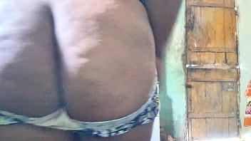 A irmã da igreja me mandou e esse vídeo mostrando a buceta