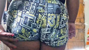 A irmã da igreja me mandou e esse vídeo mostrando a buceta