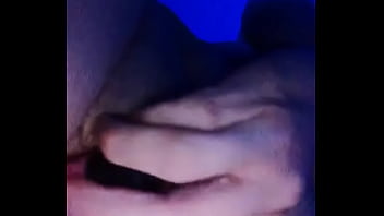 Vibrador En Coñoto Peludo thumbnail