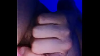 Vibrador en coñoto peludo