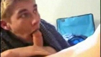 Comendo A Bunda Do Primo thumbnail