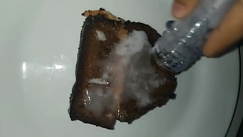 Comendo bolo coberto com a minha porra Comendo bolo coberto com a minha porra