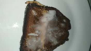 Comendo bolo coberto com a minha porra Comendo bolo coberto com a minha porra