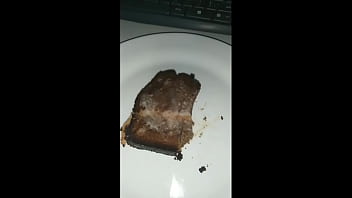 Comendo bolo coberto com a minha porra Comendo bolo coberto com a minha porra