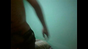 Minina sale su party hard en la terraza