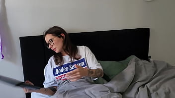 Step sis didn't even notice how i came on her back when i was doing a massage Step sis didn't even notice how i came on her back when i was doing a massage